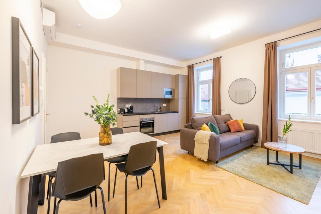 Petrin Tower Residence Прага Екстериор снимка