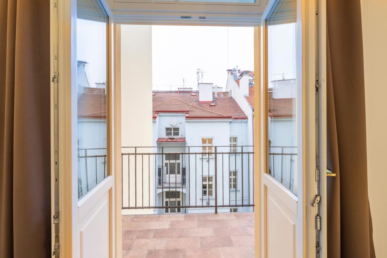 Petrin Tower Residence Прага Екстериор снимка
