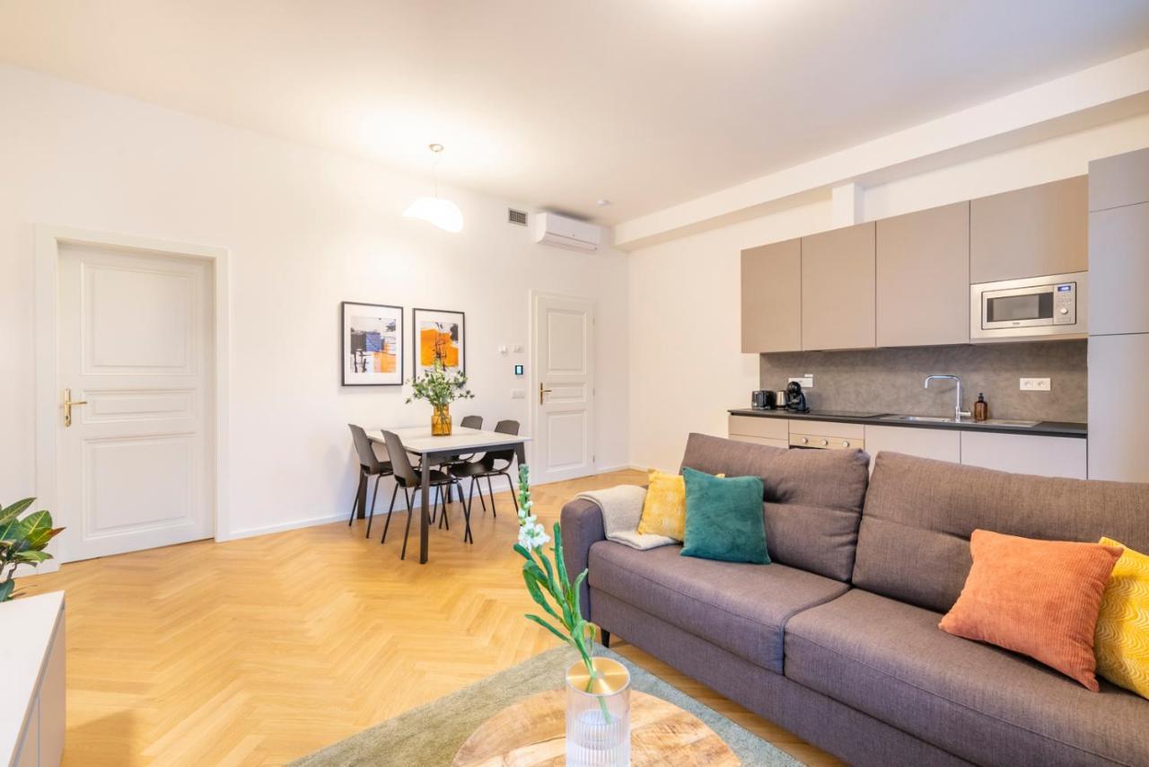 Petrin Tower Residence Прага Екстериор снимка